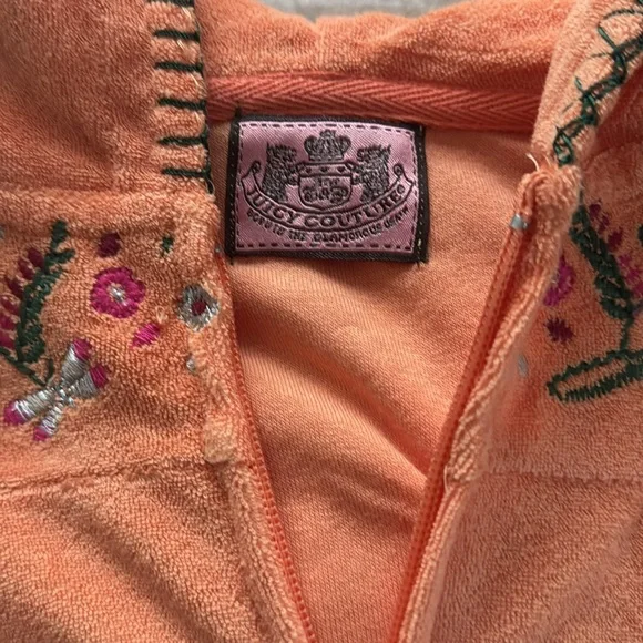 Juicy Couture Embroidered Peach Hoodie
Sweatsuit - Picture 8 of 10
